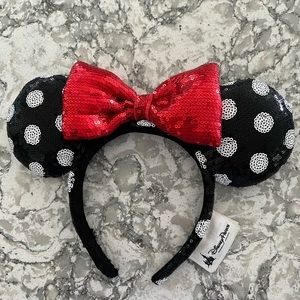 Minnie Mouse ears